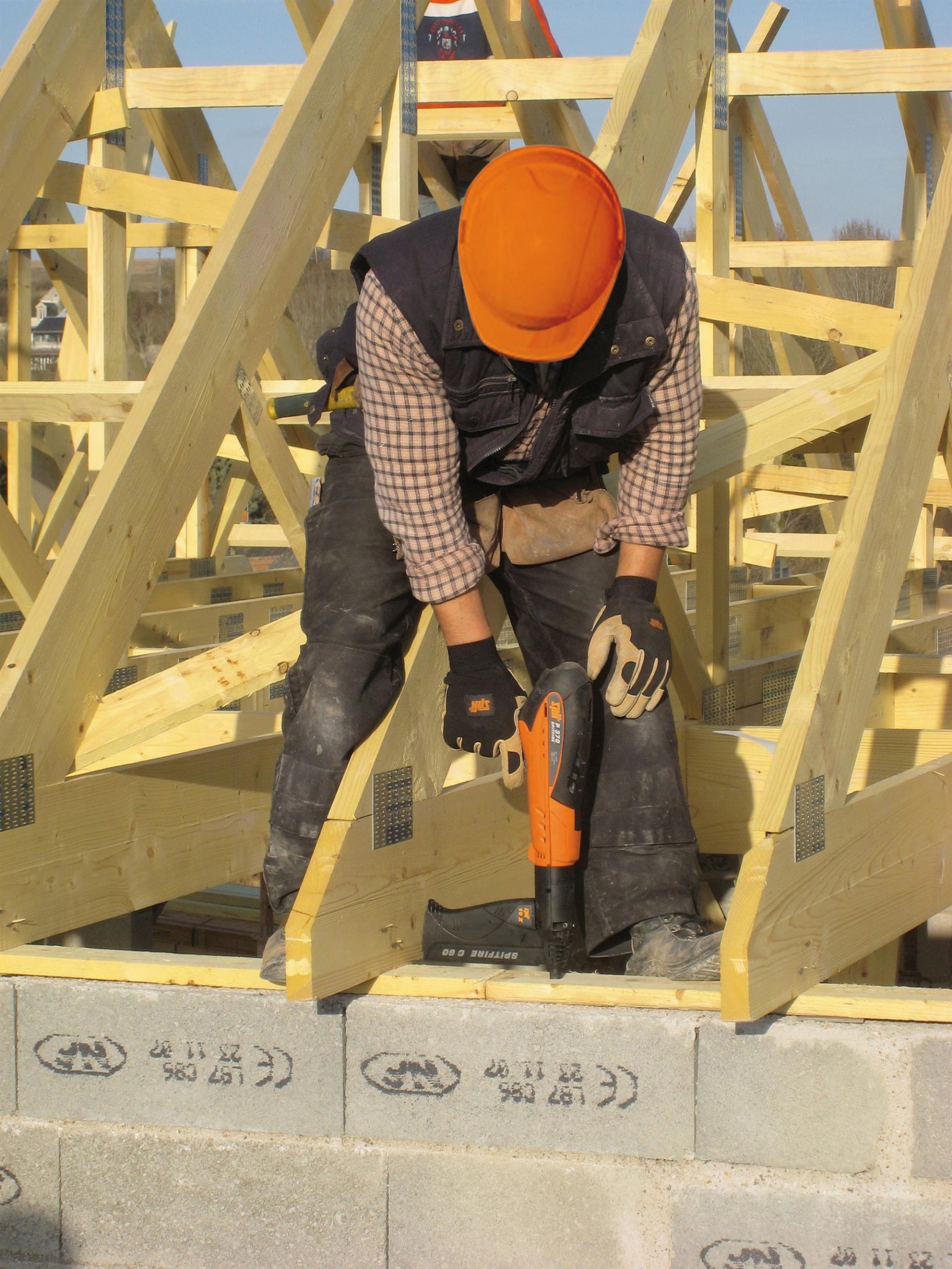 Aparat cu capse Spitfire P370 multifunctionala - imagine 7