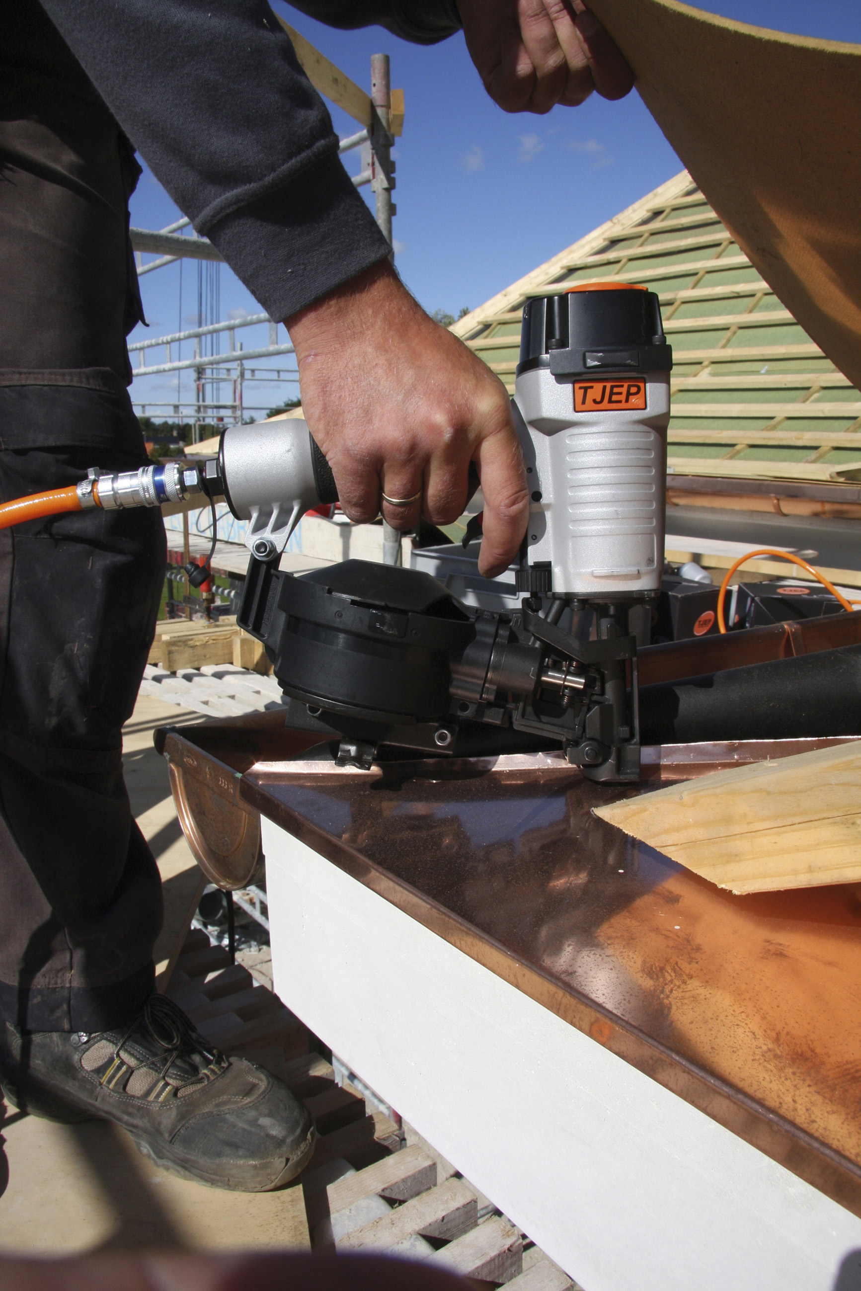 Aparate cu gaz si pneumatice pentru membrane bituminoase. Cuie roofing la 16° floare mare - imagine 2