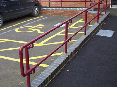 FastClamp DDA - Fitinguri din fonta zincate la cald - Gama balustrade pentru persoane cu dizabilitati