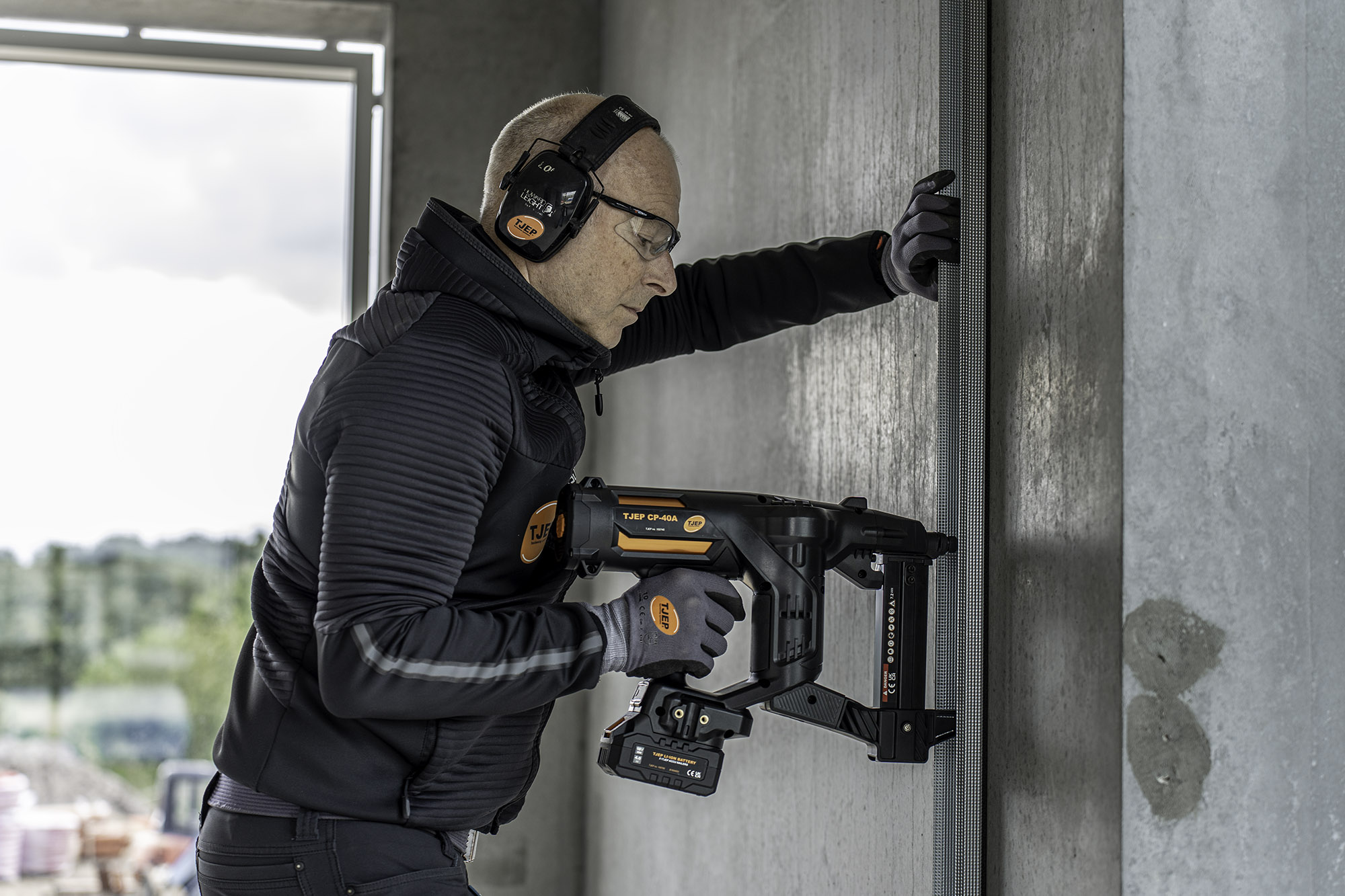 TJEP CP-40A Aparat cu acumulatori pentru cuie in beton/otel - imagine 2